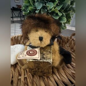 Boyds Bear Born To Shop
